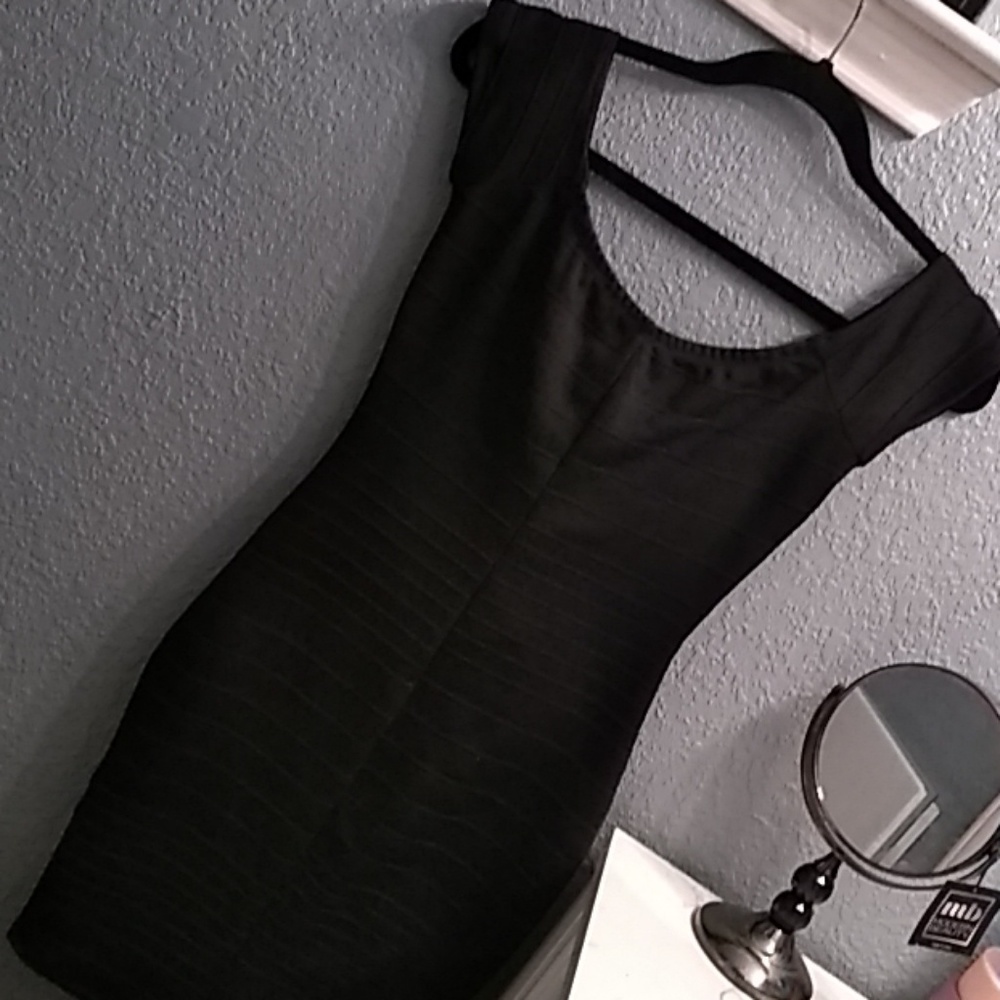 Dress - Picture 3 of 3